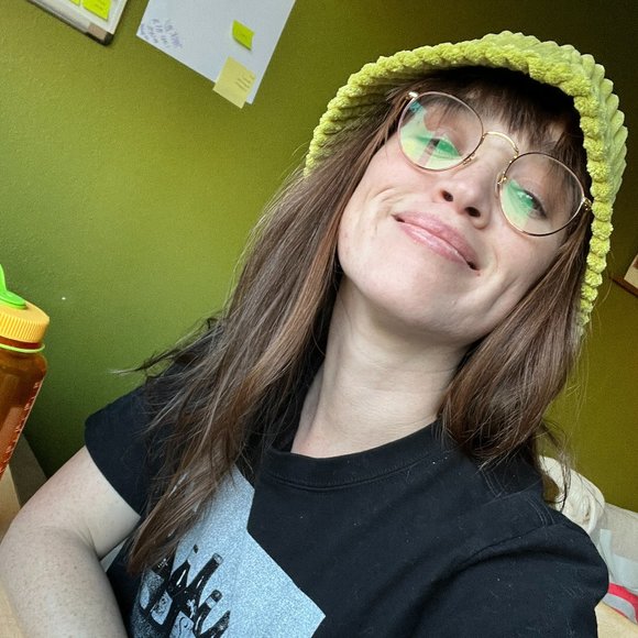 Meet your Posher, Ryanne! - Picture 4 of 9